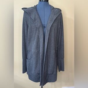 Duluth Trading Company women’s gray hooded sweater/jacket